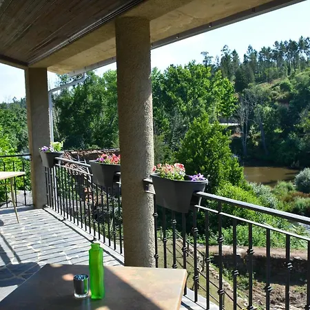 Quinta Do Rio Alva And Glamping Ferienhaus Mouronho